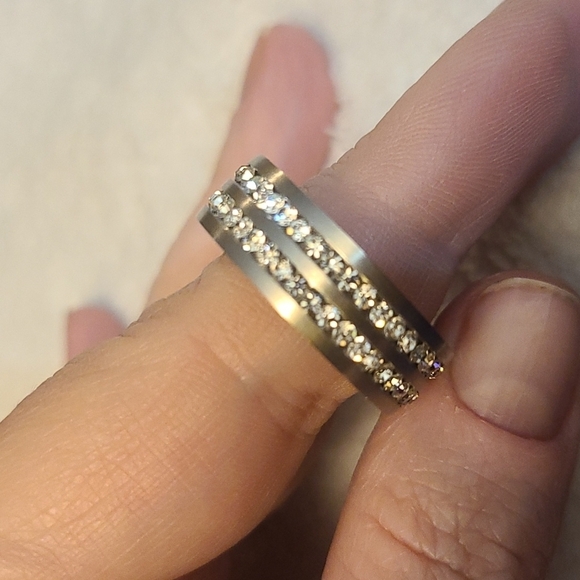 Ring mens nwt silver tone with faux stones - Picture 1 of 4